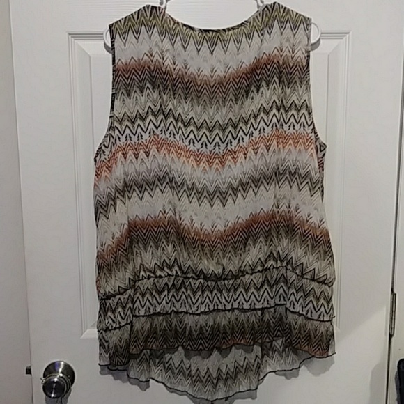 Roz & Ali Sleeveless blouse w/embellished neckline - Picture 4 of 5